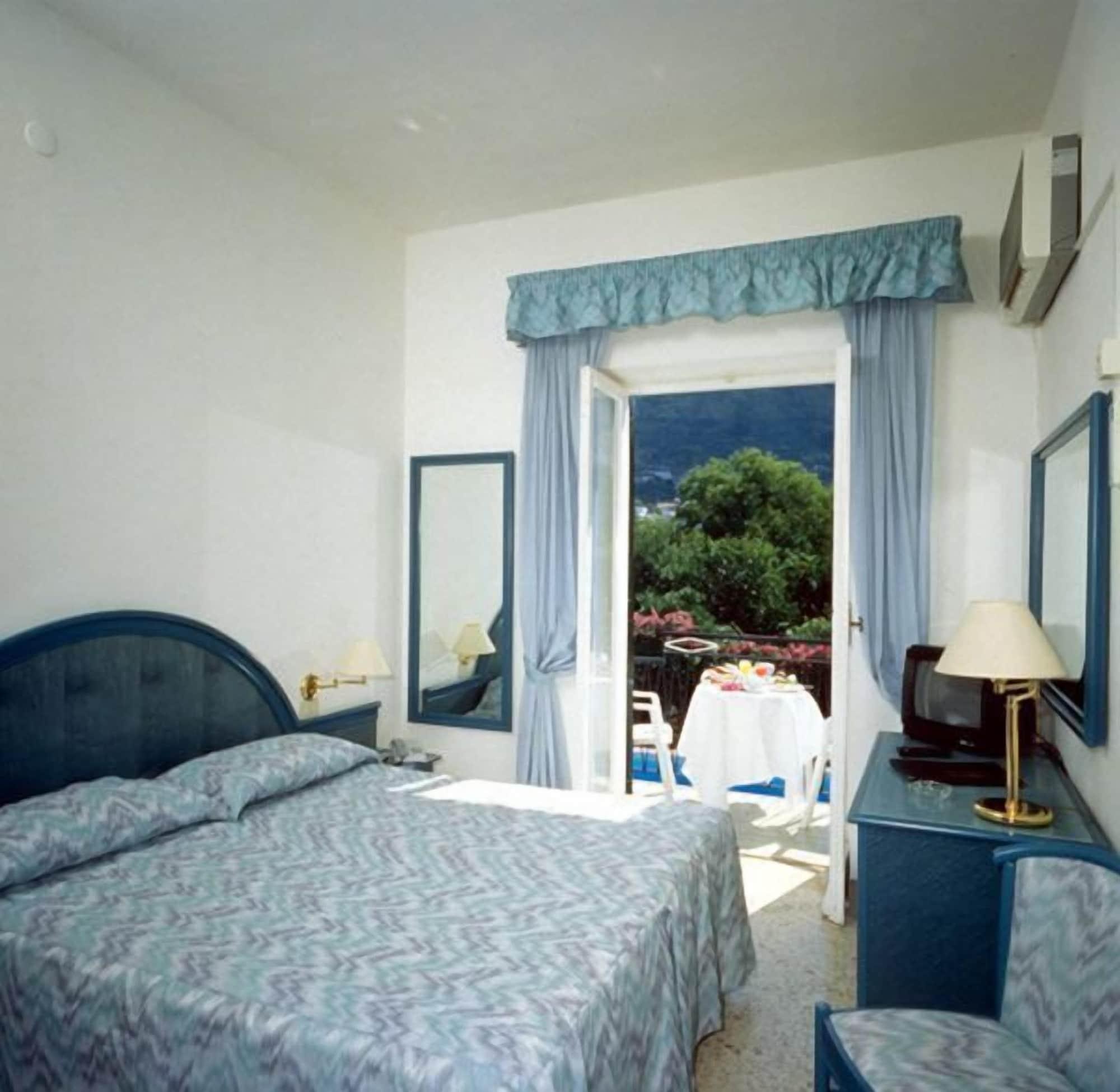 拜伦酒店 Forio di Ischia 外观 照片