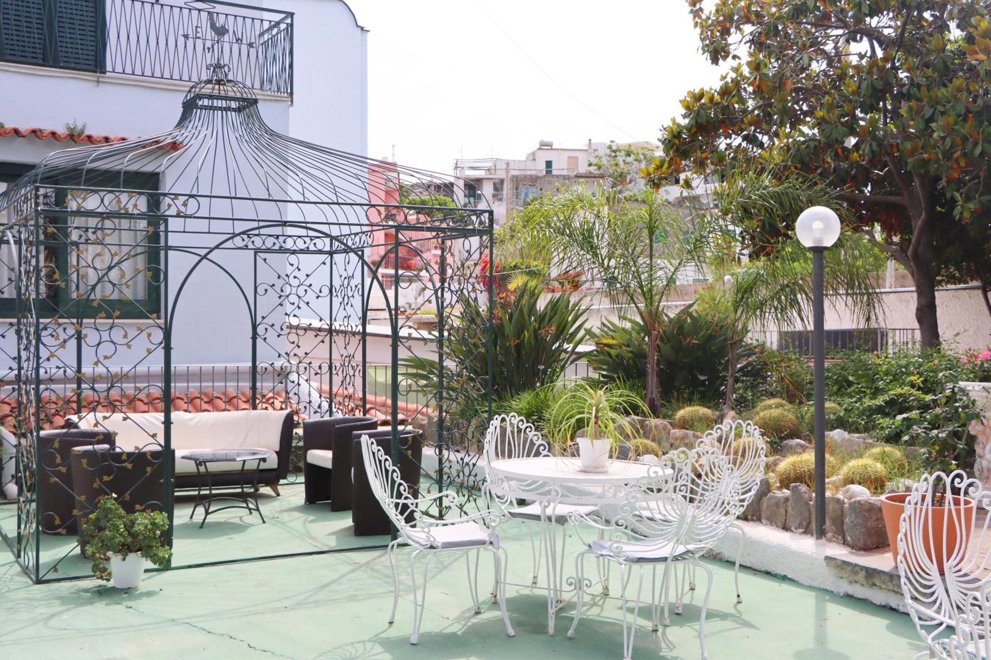 拜伦酒店 Forio di Ischia 外观 照片