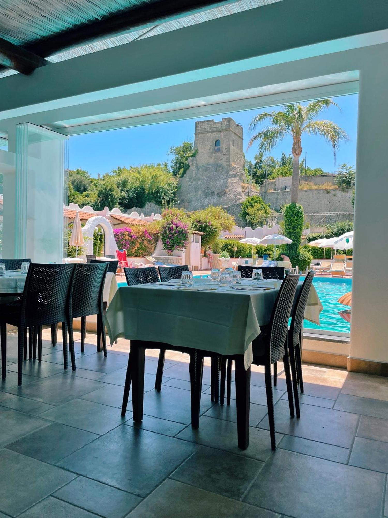 拜伦酒店 Forio di Ischia 外观 照片